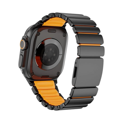 Correa The Strap Society México Forge Pro para Apple Watch en acero negro con detalles de silicón naranj
