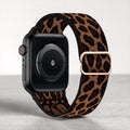 Correa elástica The Strap Society México para Apple Watch con estampado animal print de leopardo y hebilla metálica