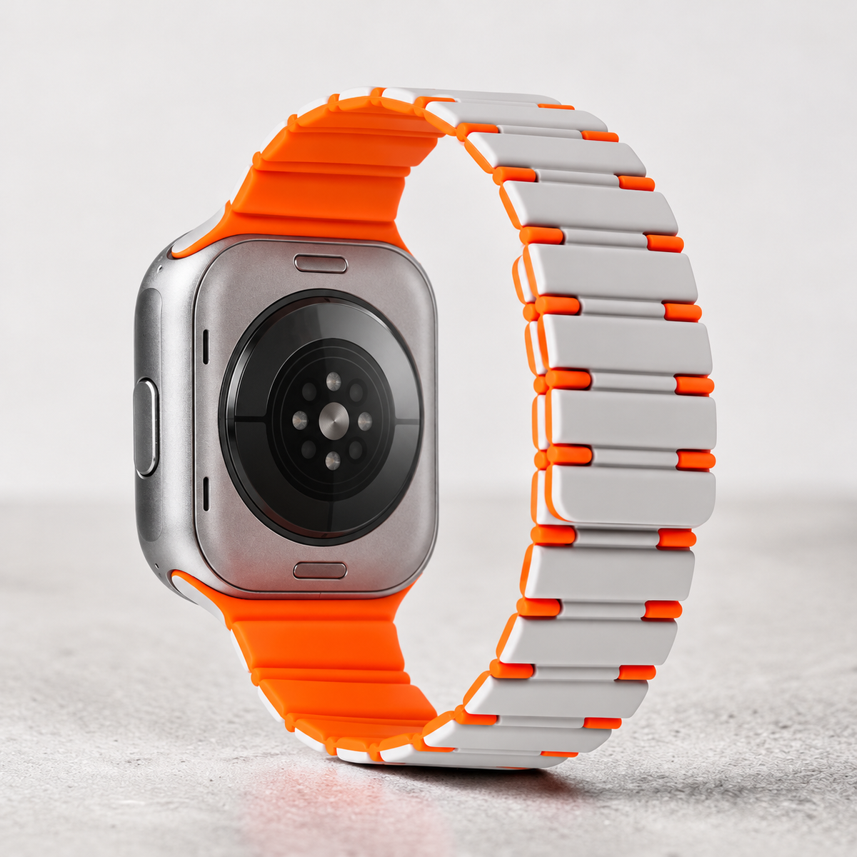 Correa The Strap Society México Magnetic Rubber Duo blanca y naranja para Apple Watch con cierre magnético