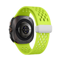 Correa deportiva Ventra de The Strap Society México en silicona verde neón con perforaciones para Galaxy Watch Ultra