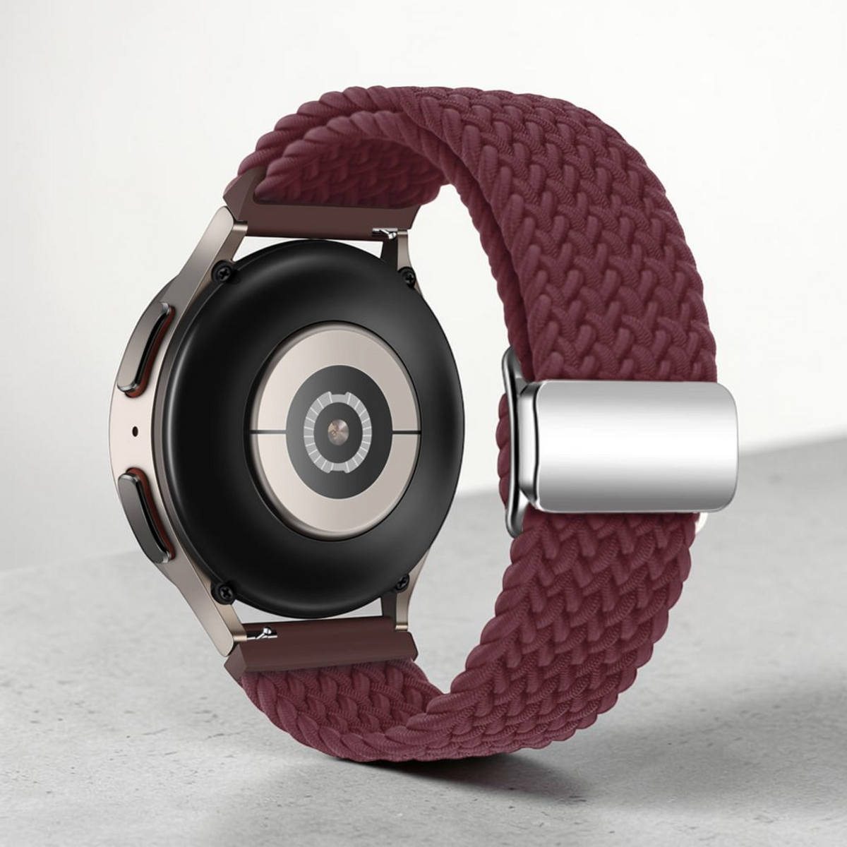 Correa trenzada color vino de The Strap Society México para smartwatch con sistema de ajuste de 22mm